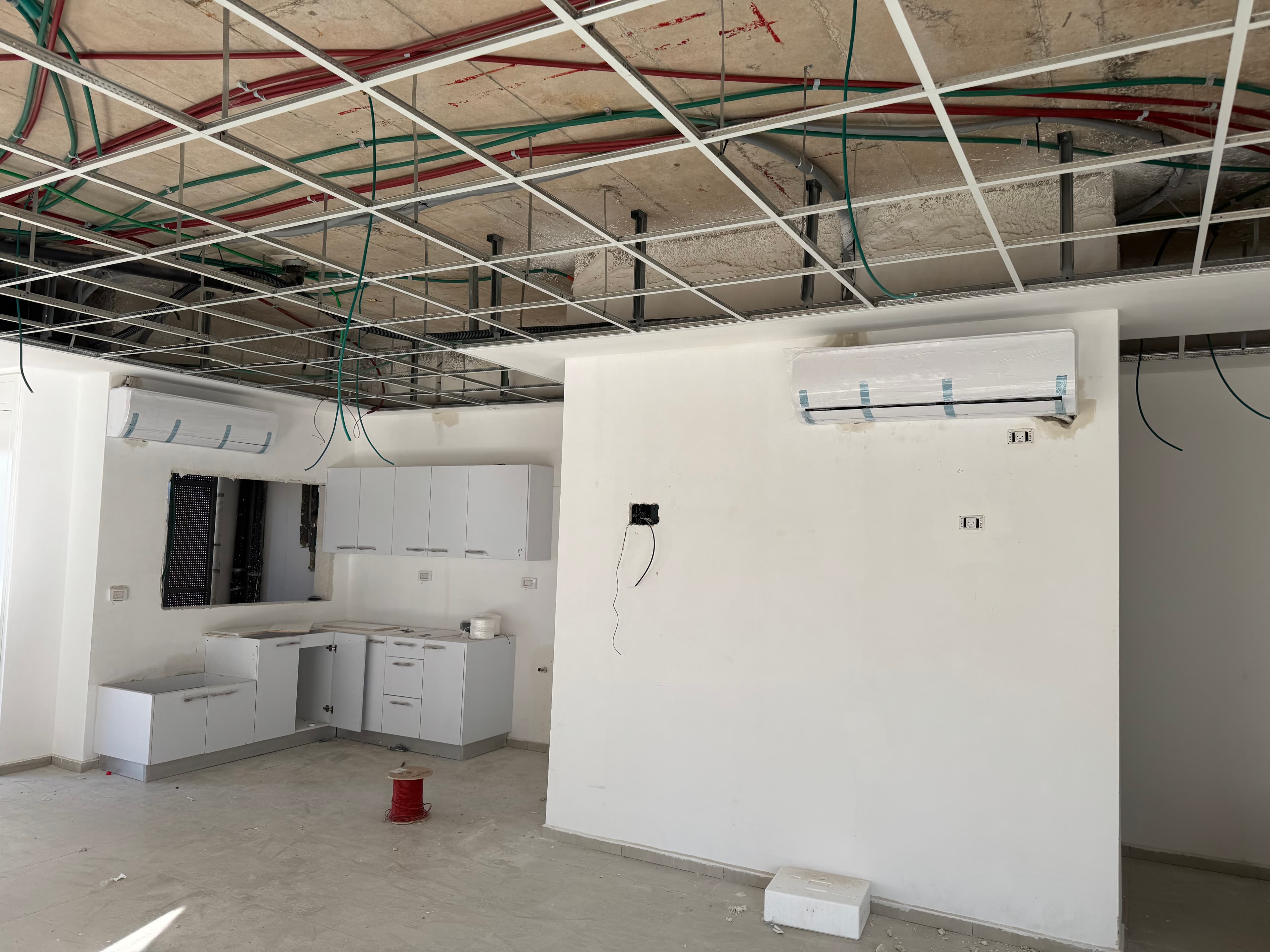 מזגנים מותקנים במשרד